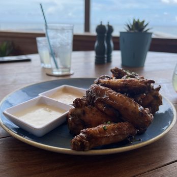 Beach House - Chicken wings - Bars Near Me - Pompano Beach, Florida
