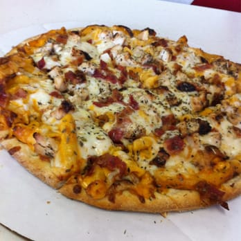 Frato's Culinary Kitchen - Adult Mac & Cheese pizza w/habanero garlic sauce - Burgers Near Me - Schaumburg, Illinois Frato's Culinary Kitchen - Adult Mac & Cheese pizza w/habanero garlic sauce - Burgers Near Me - Schaumburg, Illinois