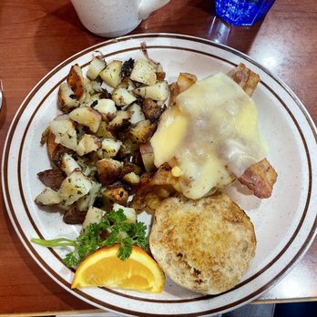 Joseph's Two Family Restaurant - Breakfast sandwich with hash browns. - Breakfast & Brunch Near Me - Waltham, Massachusetts