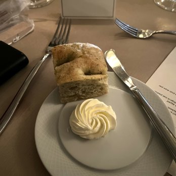 London House - Bread and buttah - Hotels Near Me - Rosemont, Illinois