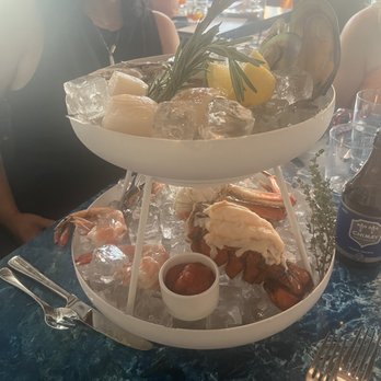 Maison Margaux - Fer de Mer - Bars Near Me - Minneapolis, Minnesota
