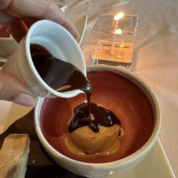 Hazelnut ice cream with chocolate sauce