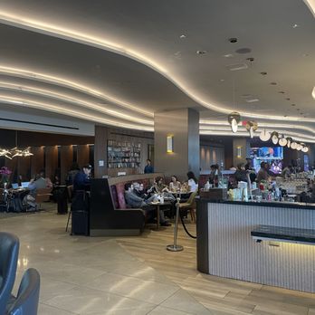 Delta One Lounge - Interior bar area - Airport Lounges Near Me - Los Angeles, California Delta One Lounge - Interior bar area - Airport Lounges Near Me - Los Angeles, California