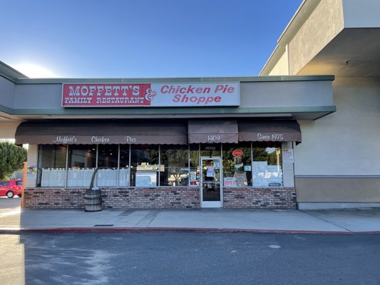 Moffett's Family Restaurant & Chicken Pie Shoppe by null