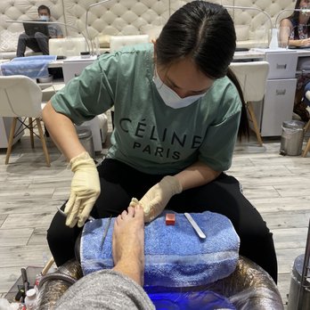 Lavish Nails Lounge - Best pedi! - Nail Salons Near Me - Jacksonville, Florida
