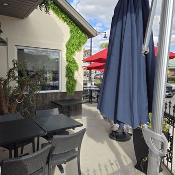 Twisted Bar NOTL - Patio - Mexican Near Me - Niagara-on-the-Lake, Ontario Twisted Bar NOTL - Patio - Mexican Near Me - Niagara-on-the-Lake, Ontario
