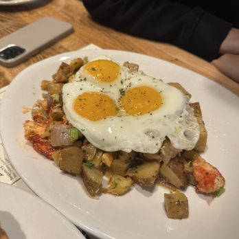 Mama's on the Half Shell - Lobster Hash - Bars Near Me - Baltimore, Maryland