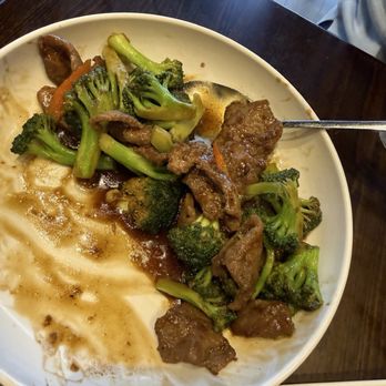 J2C Sichuan Bistro - Beef With Broccoli - Szechuan Near Me - Lexington, Kentucky J2C Sichuan Bistro - Beef With Broccoli - Szechuan Near Me - Lexington, Kentucky