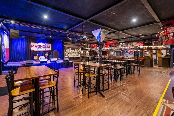 Magnolia Motor Lounge by null