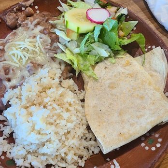 El Chilango Chido - Kids quesadilla plate with rice and beans. - Mexican Near Me - Stockton, California El Chilango Chido - Kids quesadilla plate with rice and beans. - Mexican Near Me - Stockton, California