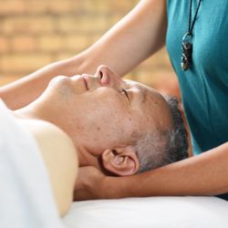 The Embody Connection - Therapeutic massage/reiki session