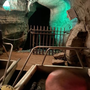 Howe Caverns - Waterfall - Tours Near Me - Howes Cave, New York