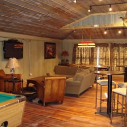 The Sportsman Lodge - Upstairs area