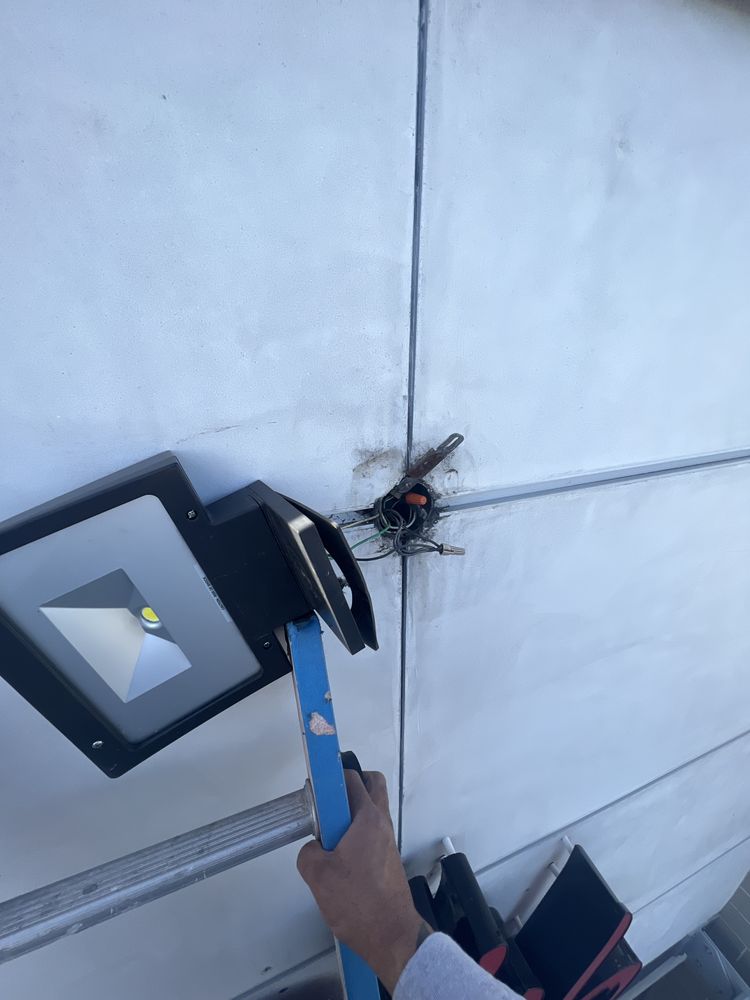 Slide of The Home Repair Handyman