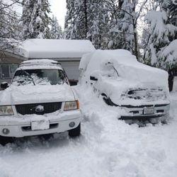 Stu's Electrical Service - Digging out....Just another winter morning in Arnold CA