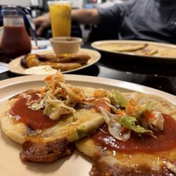Saborcito Guanaco - Pupusas