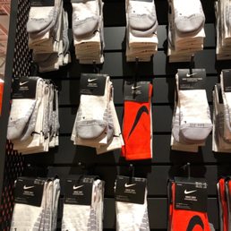 aurora outlet nike
