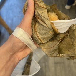Glutinous rice with mushrooms and tofu! (Vegan lotus wrap) yummm