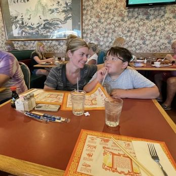 Yang's Chinese Restaurant - Yang's interior. With my nephew and sister-in-law. - Chinese Near Me - Woodbury, Minnesota Yang's Chinese Restaurant - Yang's interior. With my nephew and sister-in-law. - Chinese Near Me - Woodbury, Minnesota
