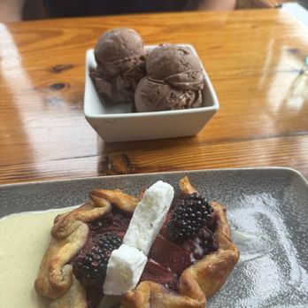 Water Street Kitchen - Homemade Ice Cream and Galette - Bars Near Me - Woods Hole, Massachusetts