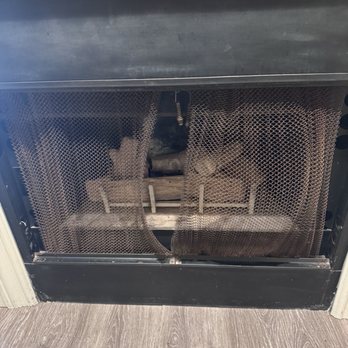 Lighthouse Lodge & Cottages - No glass on the gas fireplace - Hotels Near Me - Pacific Grove, California