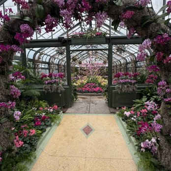 Floral Showhouse - Botanical Gardens Near Me - Niagara Falls, Ontario Floral Showhouse - Botanical Gardens Near Me - Niagara Falls, Ontario