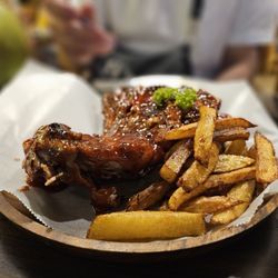 Carl's BBQ - Baby back ribs HALF