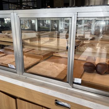 Paris Baguette - Almost empty. I drove all the over here for this? - Coffee & Tea Near Me - Virginia Beach, Virginia
