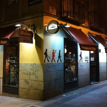 Strawberry Fields - Fachada Beatles - Modern European Near Me - Madrid, M