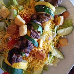 Crab Shack Caribba - Suncrest - Salad with sirloin, Yum