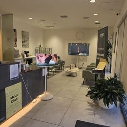Clean front lobby Clean front lobby