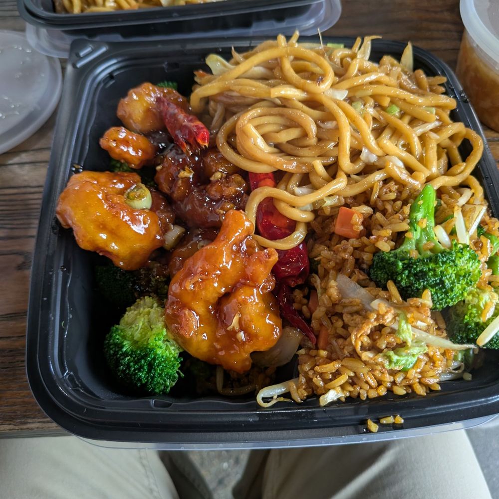 The Wok - General Tso Shrimp Lunch Special - Chinese Near Me - Sacramento, California The Wok - General Tso Shrimp Lunch Special - Chinese Near Me - Sacramento, California