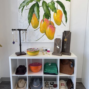 Bella & Mango - Women's Clothing Near Me - Chesterfield, Missouri
