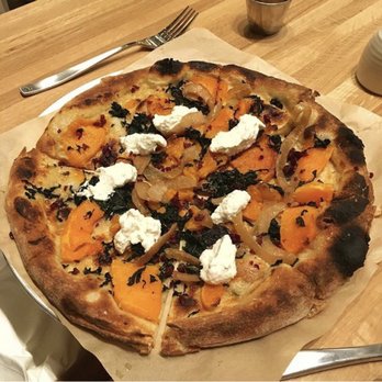 True Food Kitchen - Butternut Squash Pizza (Seasonal) - New American Near Me - Chicago, Illinois