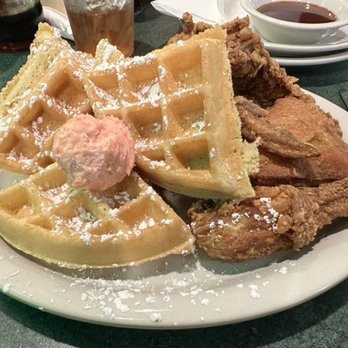 Metro Diner - Fried Chicken & Waffle - American Near Me - Charlotte, North Carolina