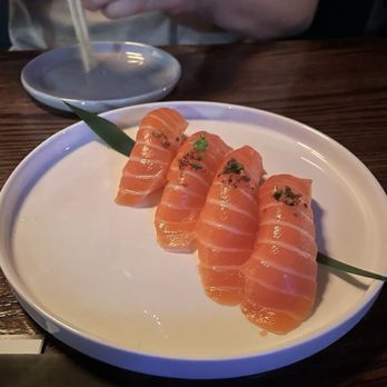 Across The Pond - Cocktail Bars Near Me - Phoenix, Arizona