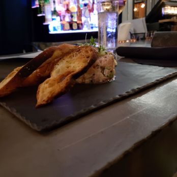 Le Chick - Salmon tartare - Cocktail Bars Near Me - Miami, Florida Le Chick - Salmon tartare - Cocktail Bars Near Me - Miami, Florida