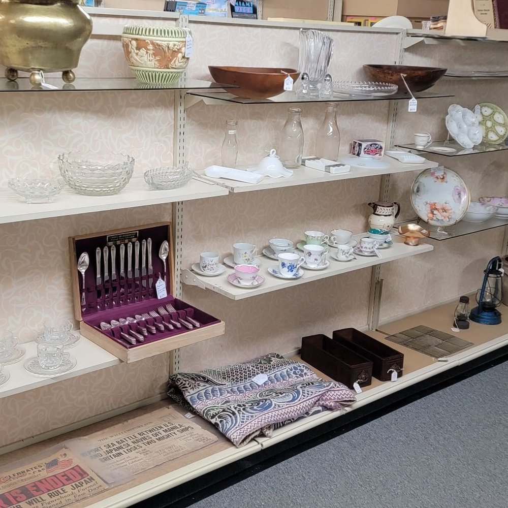 Silver Moon Antique Mall - Antique/Collectibles - Antiques Near Me - Lewisburg, Pennsylvania