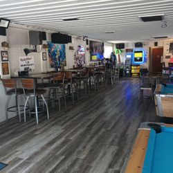 Mad Hyena Bar & Grill