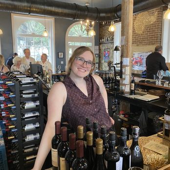 208 Wine Bar - Shannon the best wine bartender out there - Wine Bars Near Me - Savannah, Georgia