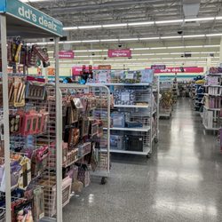 dd's DISCOUNTS