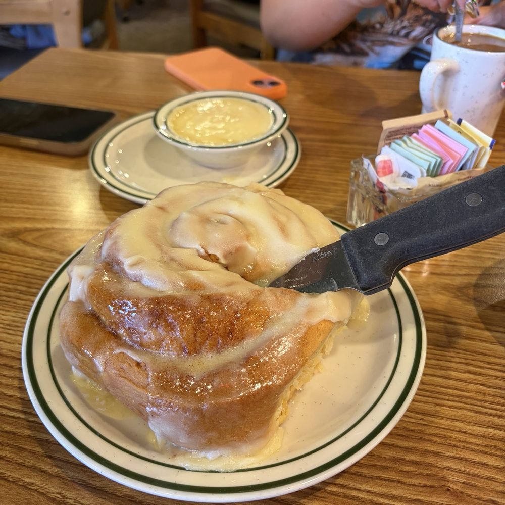 Penfold's Cafe & Bakery - Cinnamon Roll - Breakfast & Brunch Near Me - Temecula, California