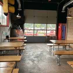 Red Pepper Pizzeria & Pasta - Carnation - Interior