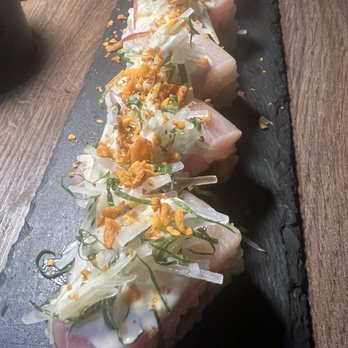 Budonoki - Yellowtail roll - Izakaya Near Me - Los Angeles, California