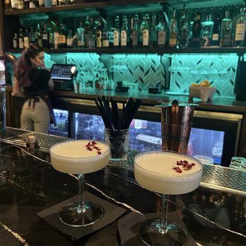 Midtown Live - bespoke crafted gin cocktails - Sports Bars Near Me - Sacramento, California Midtown Live - bespoke crafted gin cocktails - Sports Bars Near Me - Sacramento, California