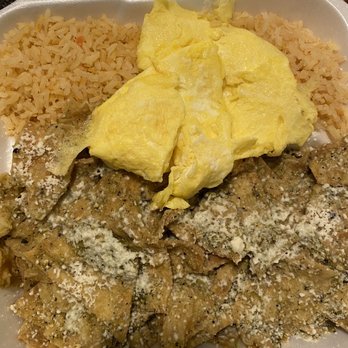 Los Sombreros Restarant - Green chilaquiles with no beans - Mexican Near Me - Compton, California