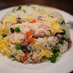Tian Fu - Yang Zhou Fried Rice (扬州炒饭): wok fried, eggs, shrimp, ham, peas & carrots ($13.99).