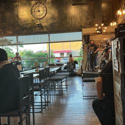 Hunter's Public House - Live music
