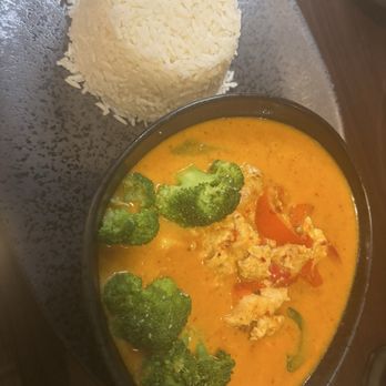 Sugar Palm - Curry chicken & shrimp - Thai Near Me - Alexandria, Virginia