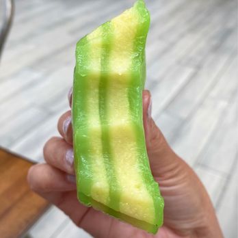 Kao Binh - Banh da lon - green is pandan and yellow is mung bean - Vietnamese Near Me - Westminster, California Kao Binh - Banh da lon - green is pandan and yellow is mung bean - Vietnamese Near Me - Westminster, California